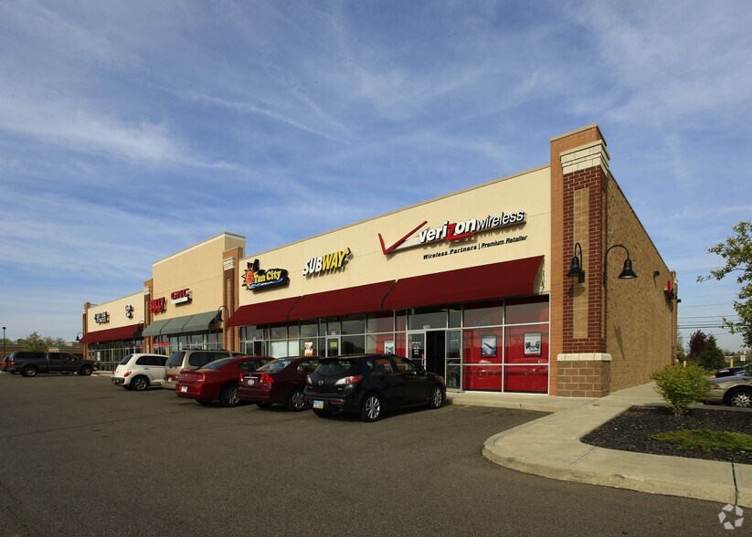 More Photos Of 7566-7590 Oak Point Rd, Amherst Storefront For Lease
