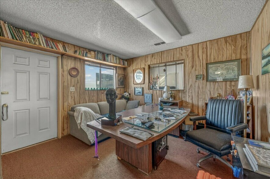 More Photos Of 708 N Pleasant Ave, Fresno Warehouse For Sale