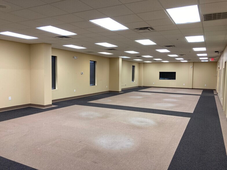 More Photos Of 127 Speedway Ln, Mooresville Manufacturing For Sale