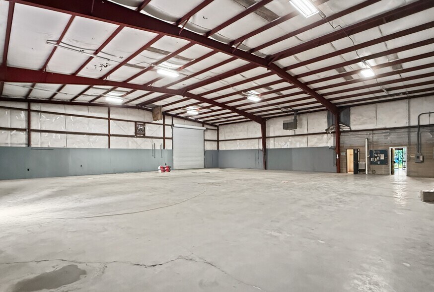 More Photos Of 2501-2509 Pawnee Village Rd, Birmingham Warehouse For Lease