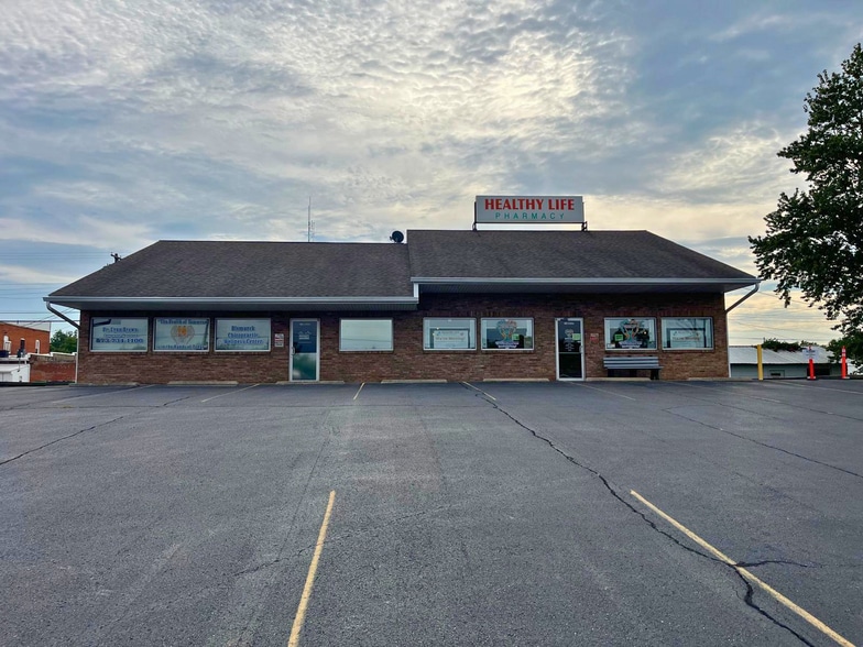 Primary Photo Of 1013 Cedar St, Bismarck Storefront For Sale