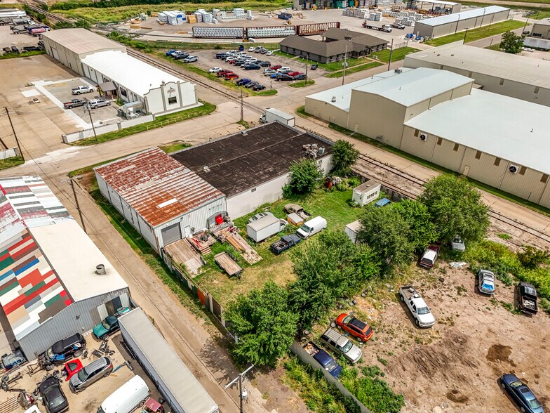 More Photos Of 925 E 19th St, Wichita Warehouse For Sale