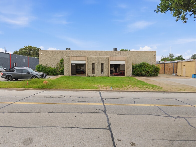 Primary Photo Of 3106-3108 Garden Brook Dr, Farmers Branch Distribution For Sale