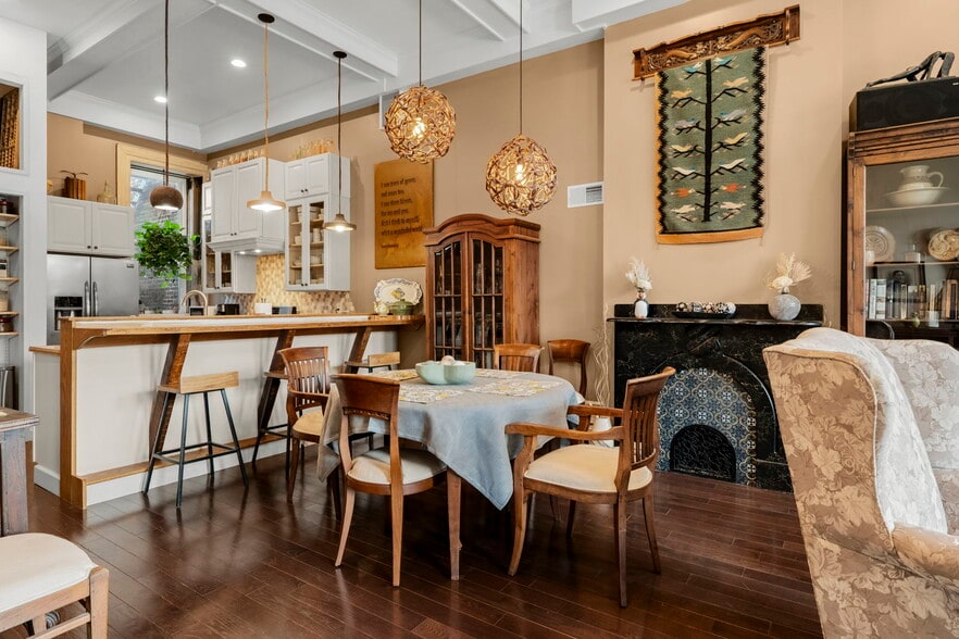 More Photos Of 305 N Queen St, Lancaster Storefront Retail Residential For Sale