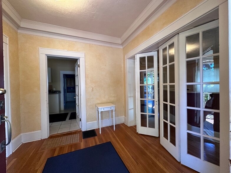 More Photos Of 619 NE Roberts Ave, Gresham Medical For Lease