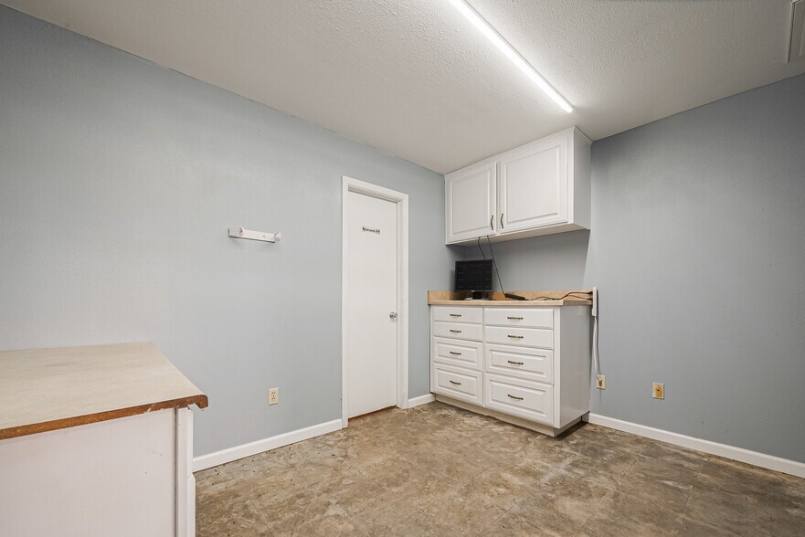 More Photos Of 3715 US-59 Hwy, Rosenberg Warehouse For Lease