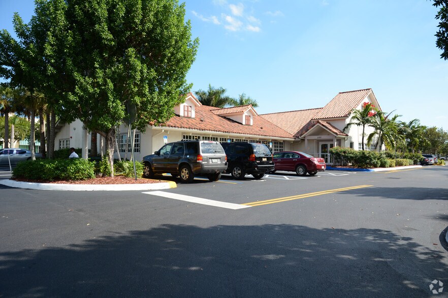 More Photos Of 2100 W Atlantic Blvd, Pompano Beach Restaurant For Sale