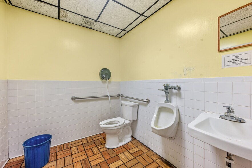 More Photos Of 6512-6514 Norwood Ave, Jacksonville Restaurant For Sale