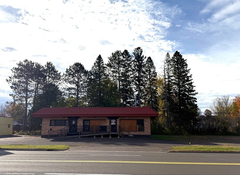 More Photos Of 135 E Cloverland Dr, Ironwood Freestanding For Sale