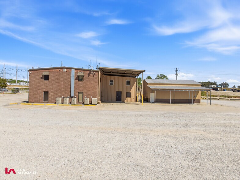 More Photos Of 1364 Candler Rd, Gainesville Truck Terminal For Lease