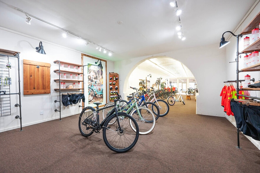 More Photos Of 126 W Main St, Plainfield Storefront For Sale