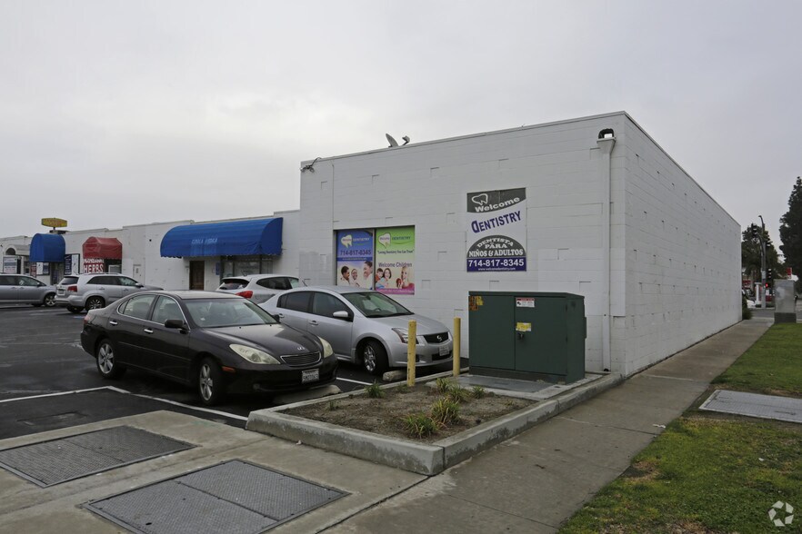 More Photos Of 1201-1295 N Euclid St, Anaheim General Retail For Lease