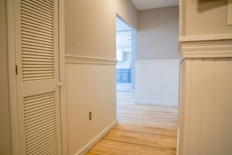 More Photos Of 123 Union Sq, Milford Restaurant For Sale