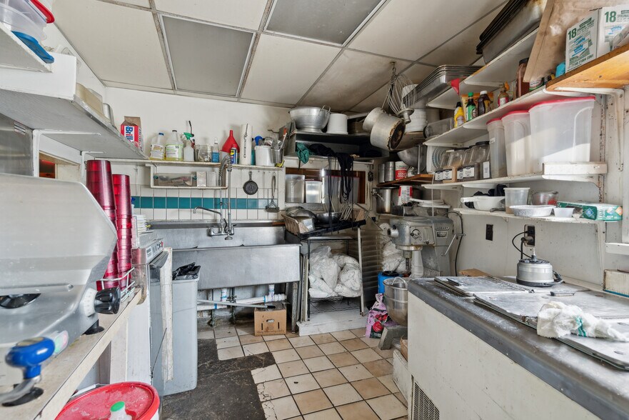 More Photos Of 456 US-5, Fairlee Restaurant For Sale