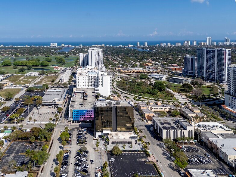 More Photos Of 1909 Tyler St, Hollywood Office For Lease