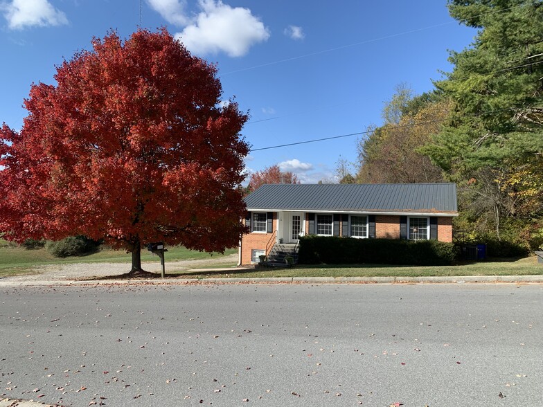 Primary Photo Of 1501 Lark Ln, Blacksburg Office For Lease