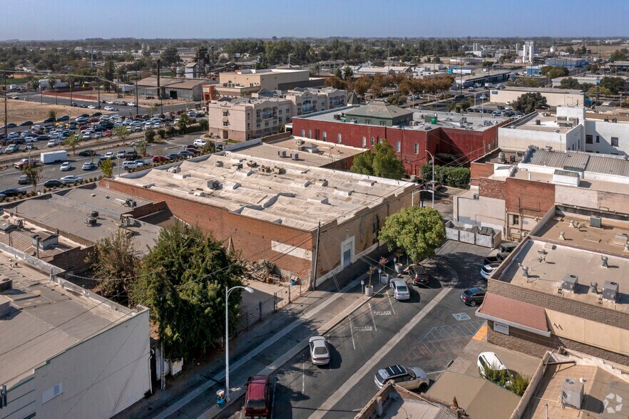 More Photos Of 116 W 6th St, Hanford Freestanding For Sale