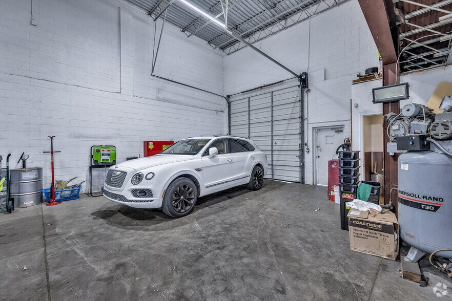 More Photos Of 245 Pennsylvania Ave, Virginia Beach Auto Repair For Lease