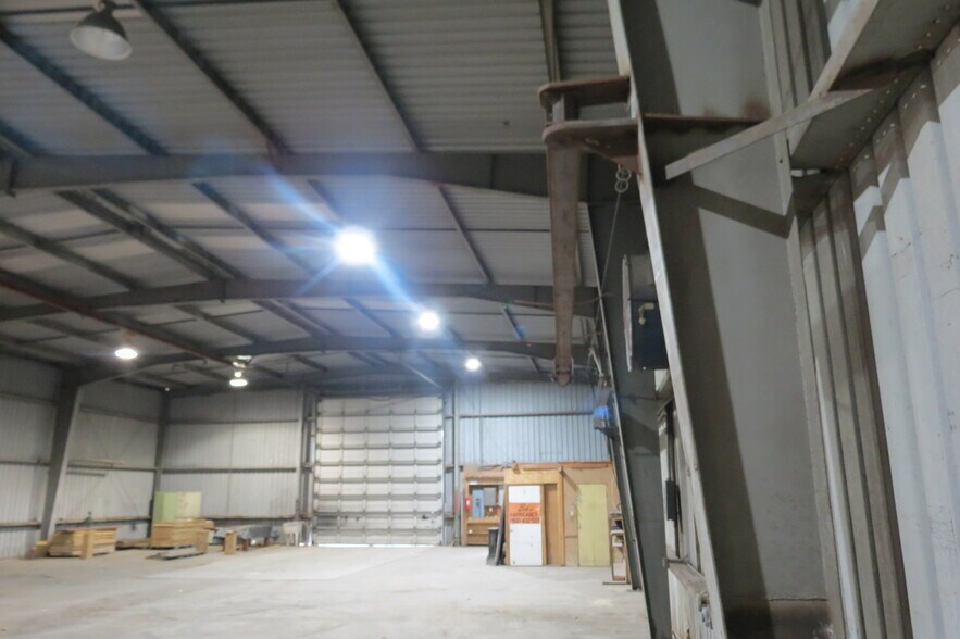 More Photos Of 7585 Wilson Blvd, Jacksonville Warehouse For Lease