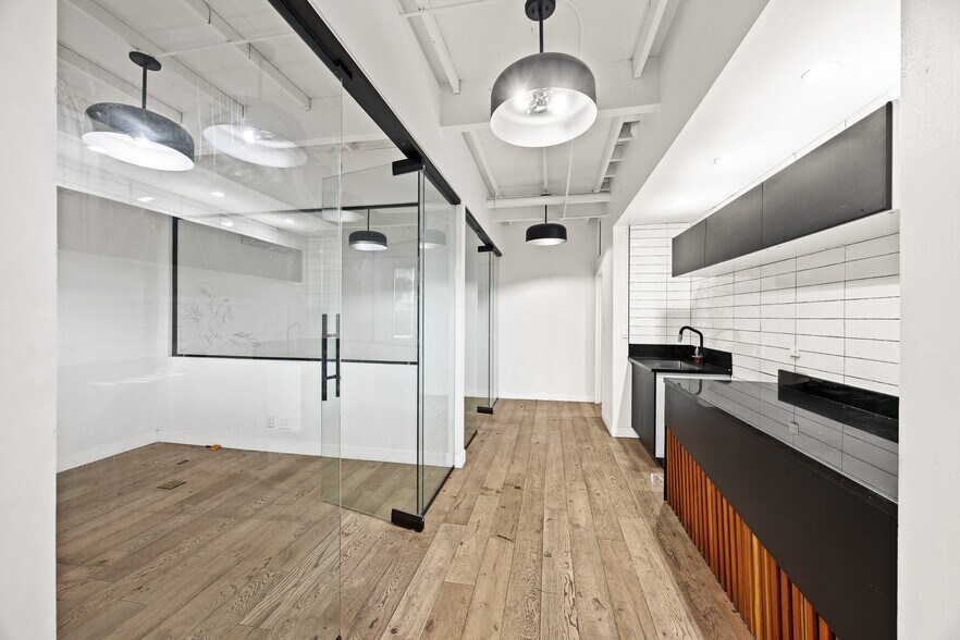 More Photos Of 2702 Saint Louis Ave, Signal Hill Warehouse For Lease