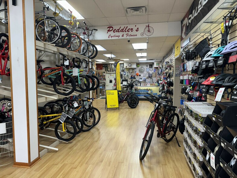 More Photos Of 139 E Lexington Ave, Independence General Retail For Sale