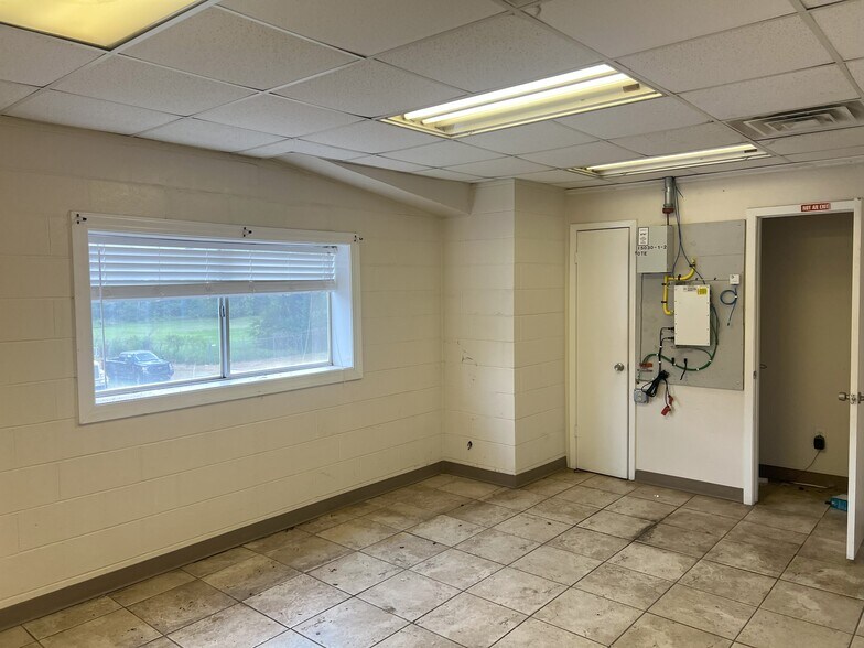 More Photos Of 5030 Flournoy Lucas Rd, Shreveport Manufacturing For Lease