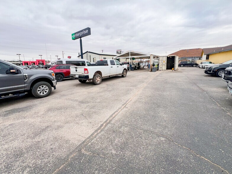More Photos Of 2604 E 8th St, Odessa Freestanding For Sale