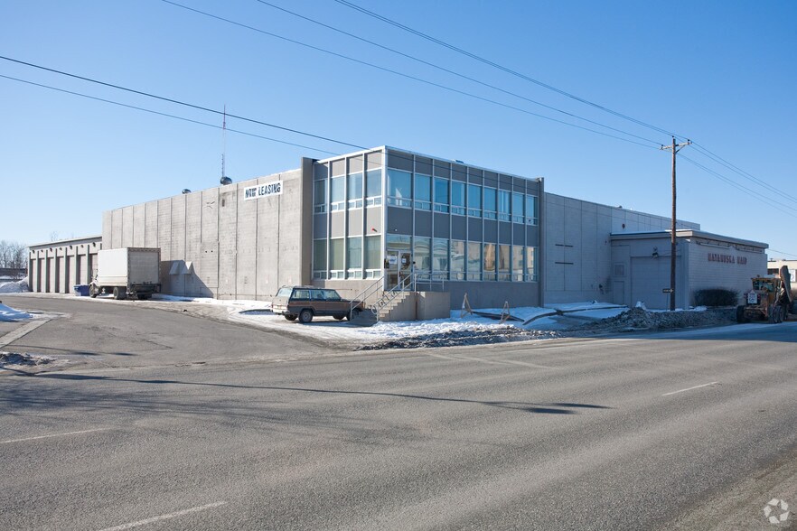 More Photos Of 814 W Northern Lights Blvd, Anchorage Self Storage For Sale