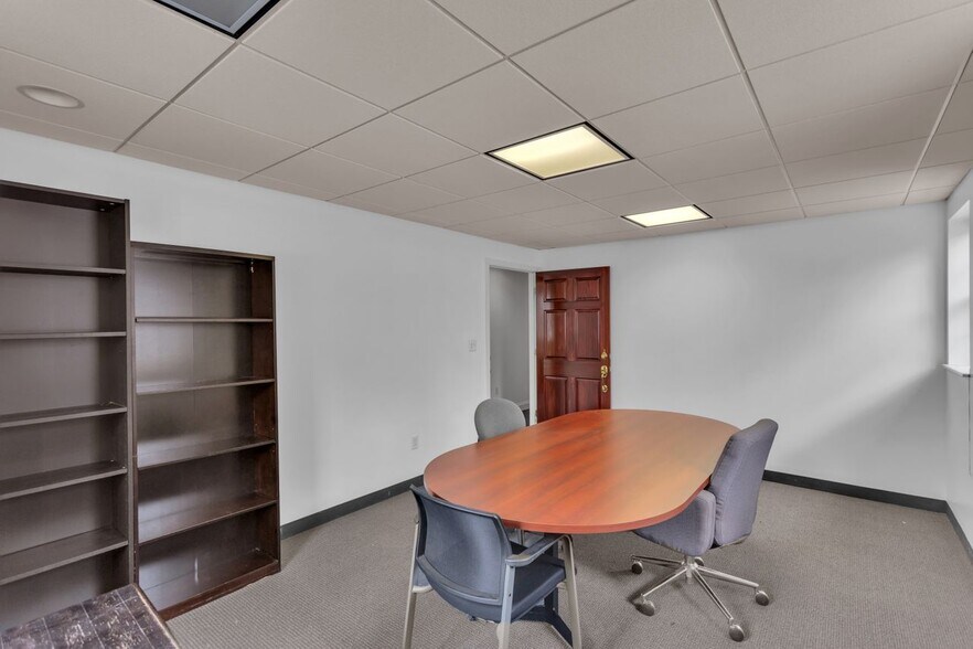 More Photos Of 1106 Ohio River Blvd, Sewickley Office For Sale