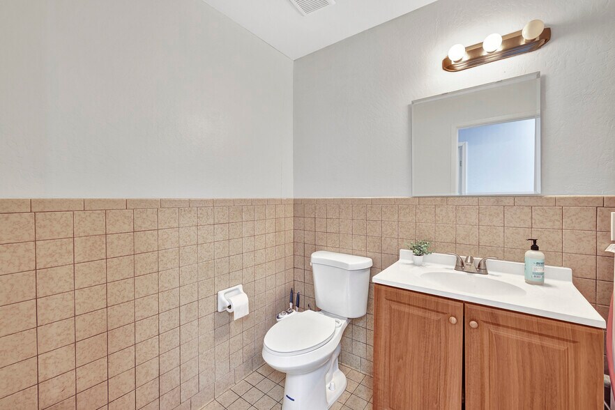 More Photos Of 3920-3940 N Miller Rd, Scottsdale Freestanding For Lease