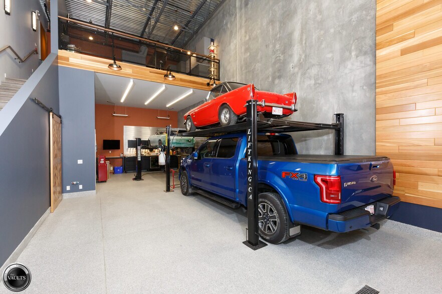 More Photos Of 13005 93 Av SW, Edmonton Self Storage For Sale