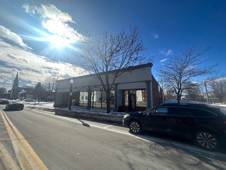 More Photos Of 21 Main St, Rochester Storefront Retail Residential For Lease