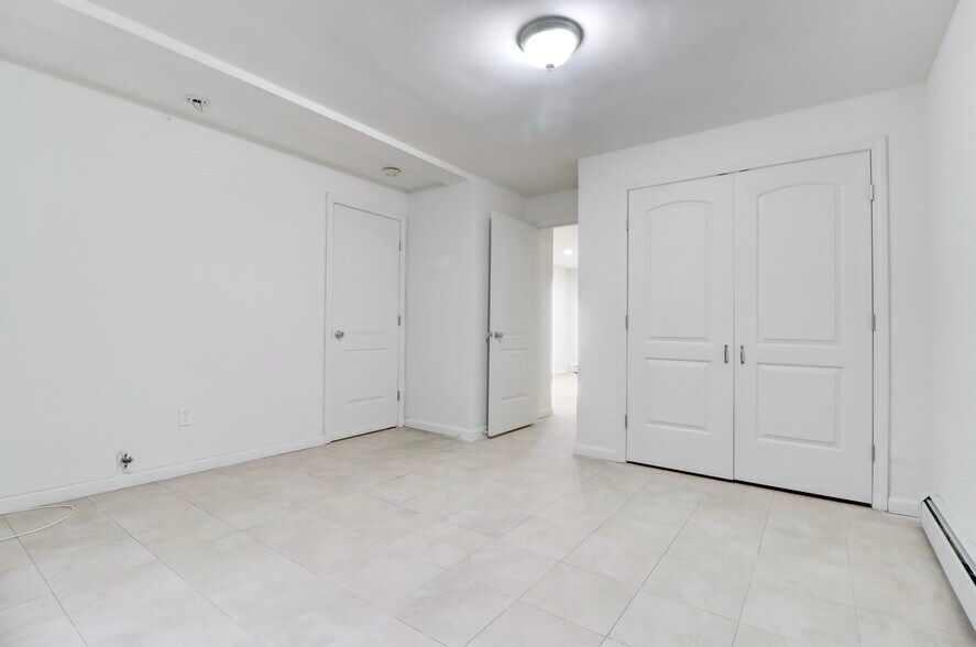 More Photos Of 5926 Bleecker St, Ridgewood Medical For Sale