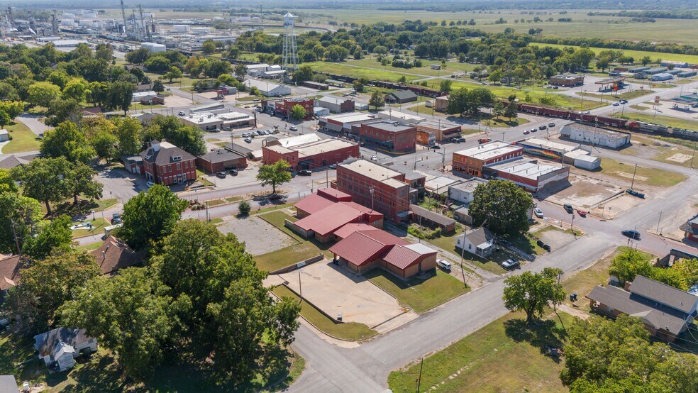 More Photos Of 116 E Robert S Kerr Blvd, Wynnewood Medical For Sale