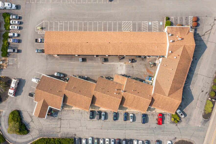 More Photos Of 202 S Meadow Rd, Plymouth Freestanding For Sale