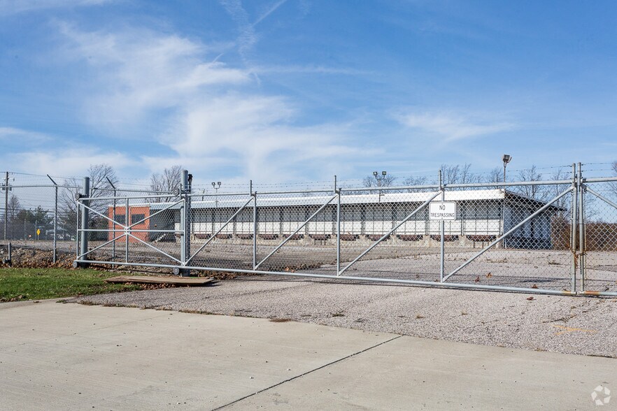 More Photos Of 2901 Brecksville Rd, Richfield Truck Terminal For Lease