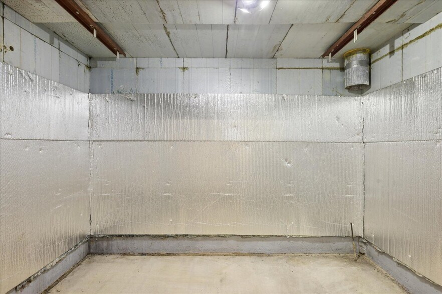 More Photos Of 931 W Wilson St, Batavia Warehouse For Lease