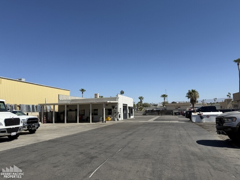 More Photos Of 74883 Velie Way, Palm Desert Service For Lease