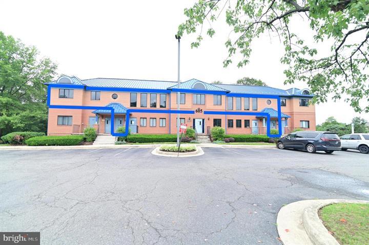 Primary Photo Of 605 Post Office Rd, Waldorf Medical For Sale