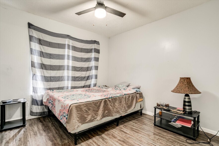 More Photos Of 2713-2715 Benton Blvd, Kansas City Apartments For Sale