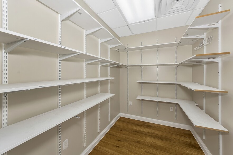 More Photos Of 2628 Matlock Rd, Arlington Medical For Sale