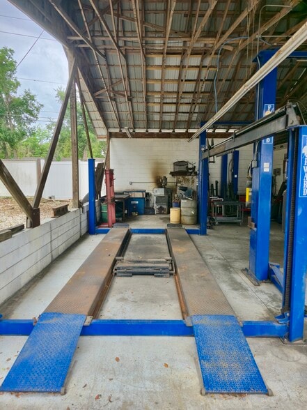 More Photos Of 1310 E 1st Ave, Mount Dora Auto Repair For Lease