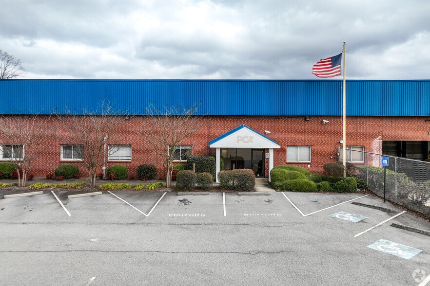 Primary Photo Of 3200 Lakewood Ave, East Point Manufacturing For Lease