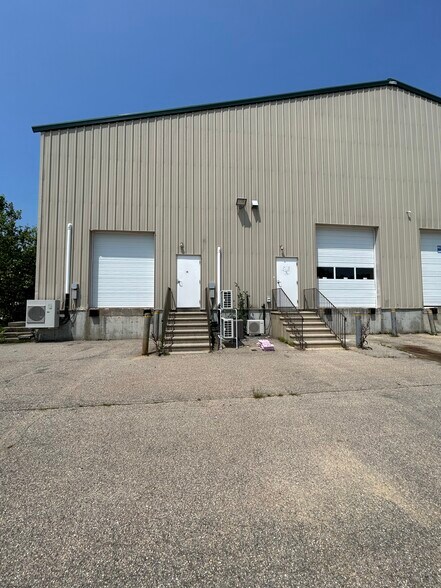 More Photos Of 12-14 Crosby Rd, Dover Light Distribution For Lease