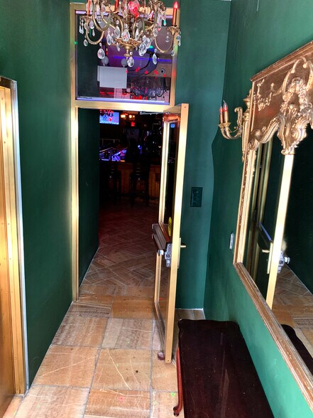More Photos Of 96 Greenwich St, New York Office For Lease