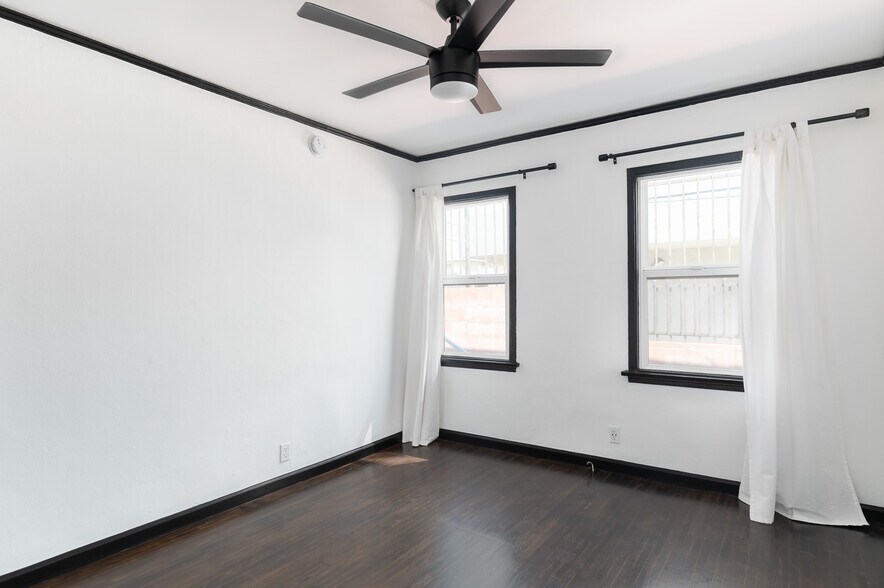 More Photos Of 2243-2245 S Ridgeley Dr, Los Angeles Apartments For Sale