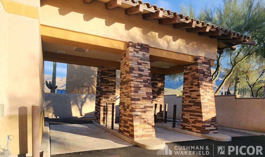 More Photos Of 11625 N Oracle Rd, Oro Valley Bank For Lease