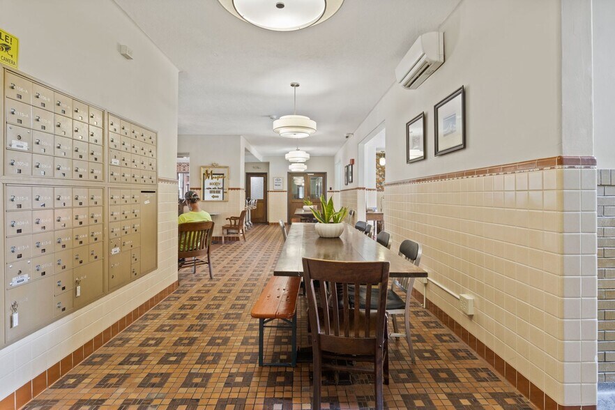 More Photos Of 202 Steeples Blvd, Indianapolis Apartments For Lease