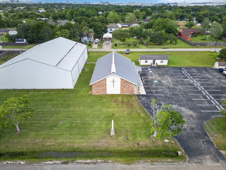 More Photos Of 11141 N Avenue L, La Porte Religious Facility For Sale