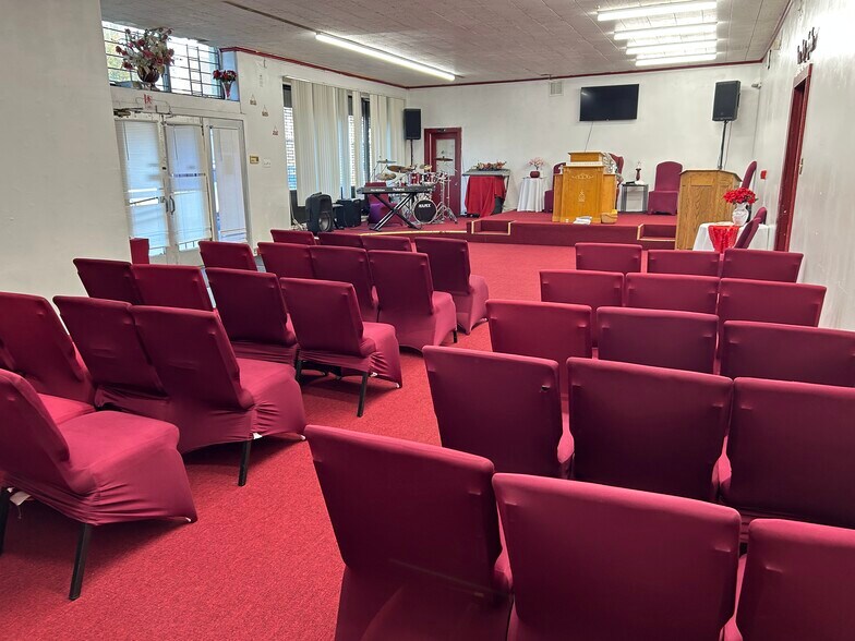 More Photos Of 633 Fairfield Ave, Bridgeport Office For Lease